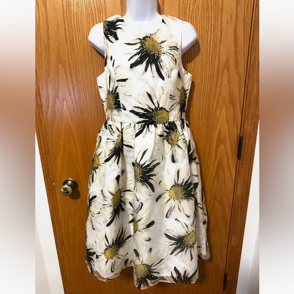 ModCloth Liza Luxe Floral Fit & Flare Dress in Black and Gold.‎ Small. NWT. - Picture 6 of 8